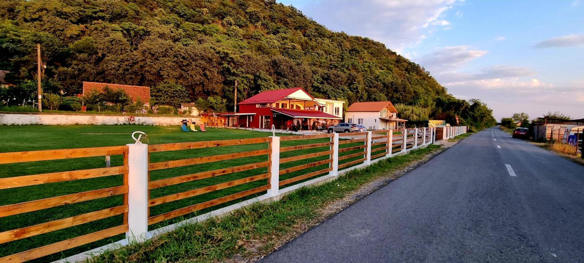 Bed and Breakfast Vila Legrand Bazias Zewnętrze zdjęcie